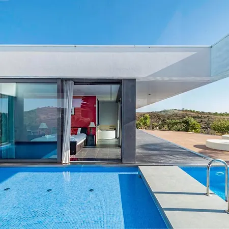 Sernadinha Lux Villa Lagos